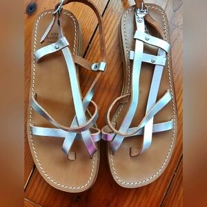 ANN MASHBURN Italian Metallic Silver Vacation Resort Leather Sandals- 37 / 6.5